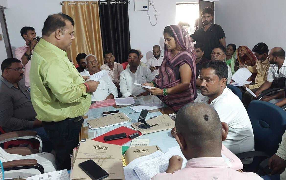 hajipur news. 10 नवनिर्वाचित प्रतिनिधियों को दिलायी गयी शपथ