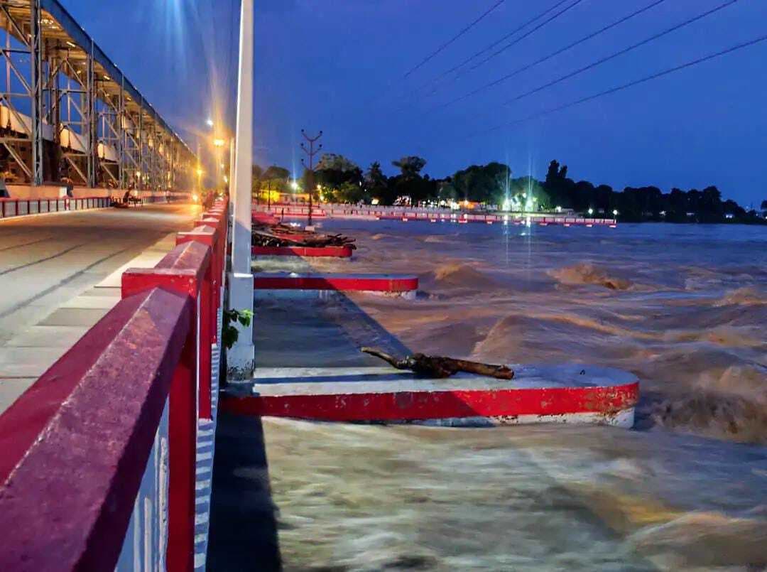 कोसी नदी के जलस्तर में में अचानक वृद्धि से हड़कंप, तटबंध पर बढ़ी चौकसी