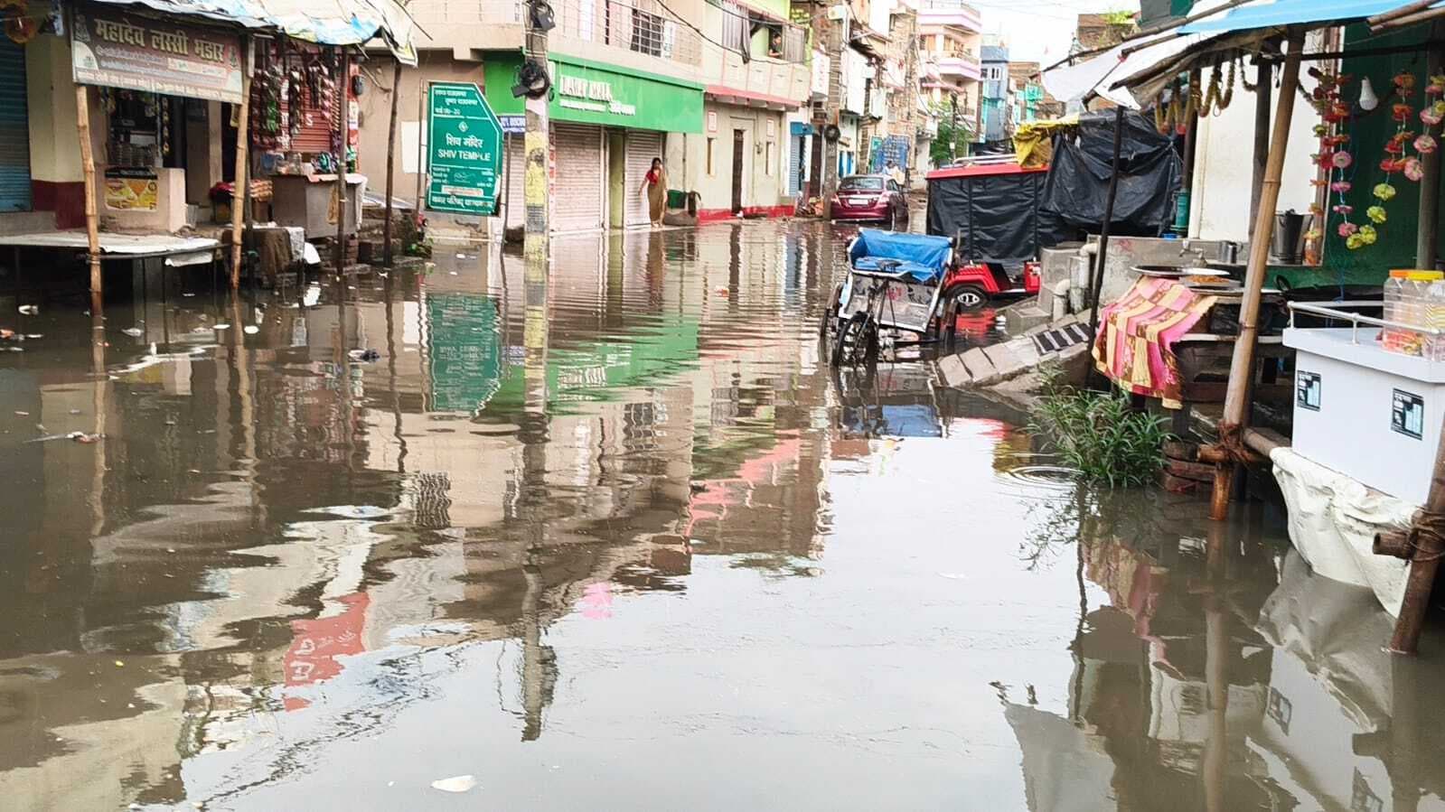 सावन की बारिश ने लौटाई किसानों की मुस्कान