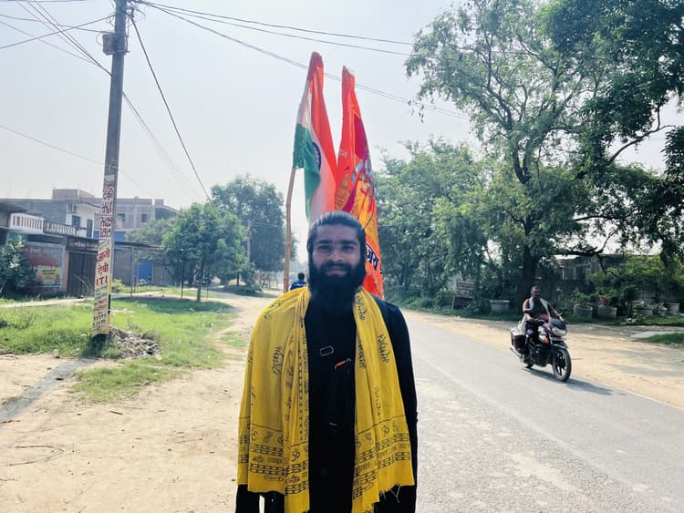 गौ माता को राष्ट्र माता का दर्जा दिलाने के लिए पदयात्रा पर निकले अमित गंगवार का फुलवरिया में हुआ स्वागत
