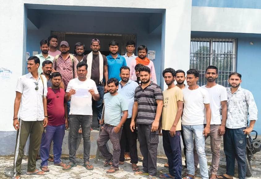 बिजली कटौती से बेहाल ग्रामीण, हसपुरा में उपभोक्ताओं ने जताया विरोध