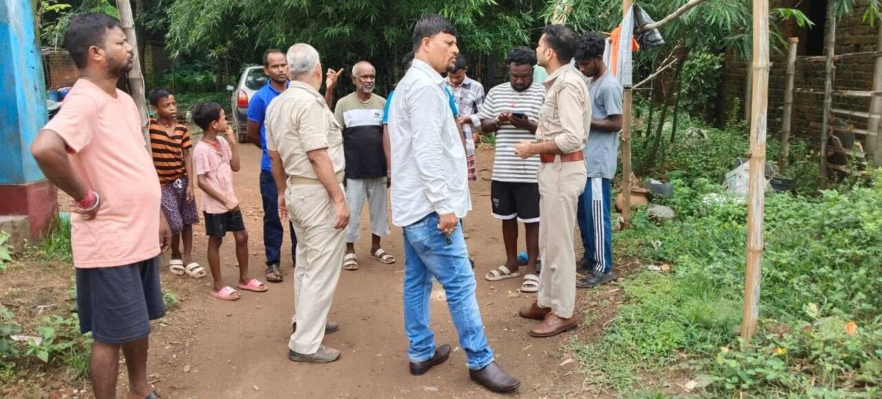 Jamshedpur News : परसुडीह : घर के बरामदे से बुलेट और स्कूटी ले गये चोर