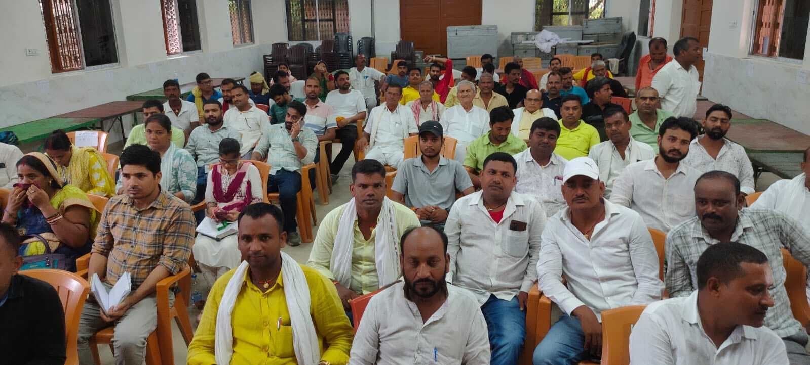 बैठक में योजनाओं की प्रगति की हुई समीक्षा