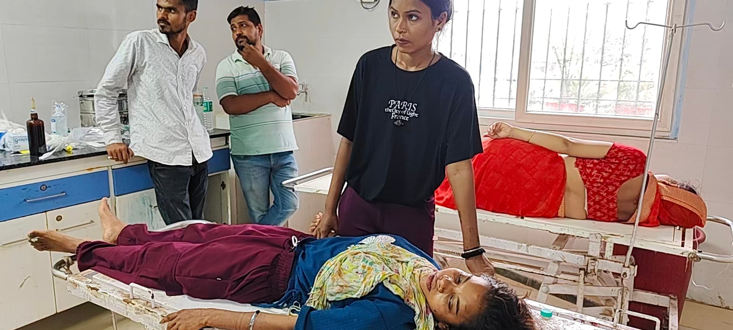 बॉयफ्रेंड के साथ मिलकर सहेली को पीटा