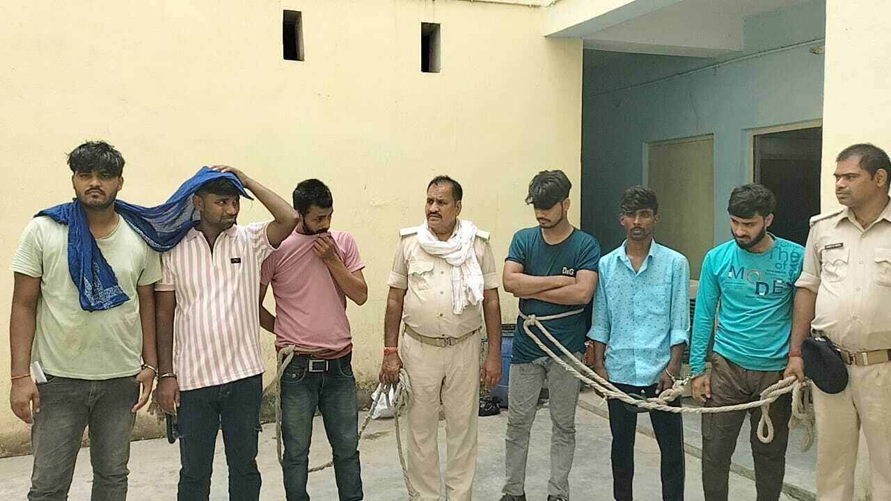 Kaimur News : खाना खजाना में एक हजार रुपये में कराया जाता था देह व्यापार का धंधा