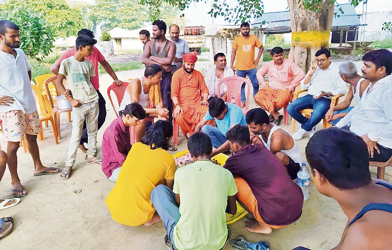 Gopalganj News  : ऐतिहासिक बेलबनवां हनुमान मंदिर के दान बॉक्स से चोरी करते चोर धराया