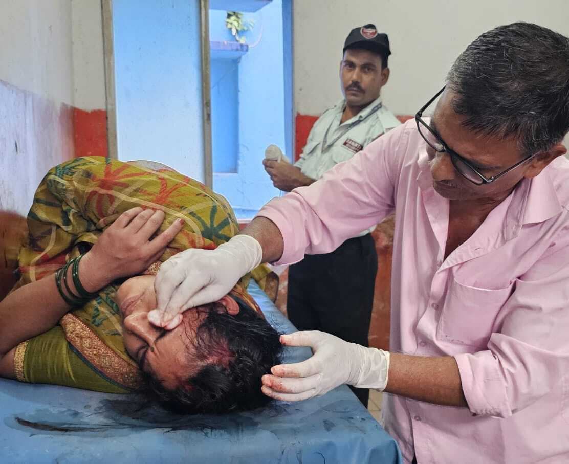 दो बाइक में टक्कर, पति-पत्नी हुआ जख्मी