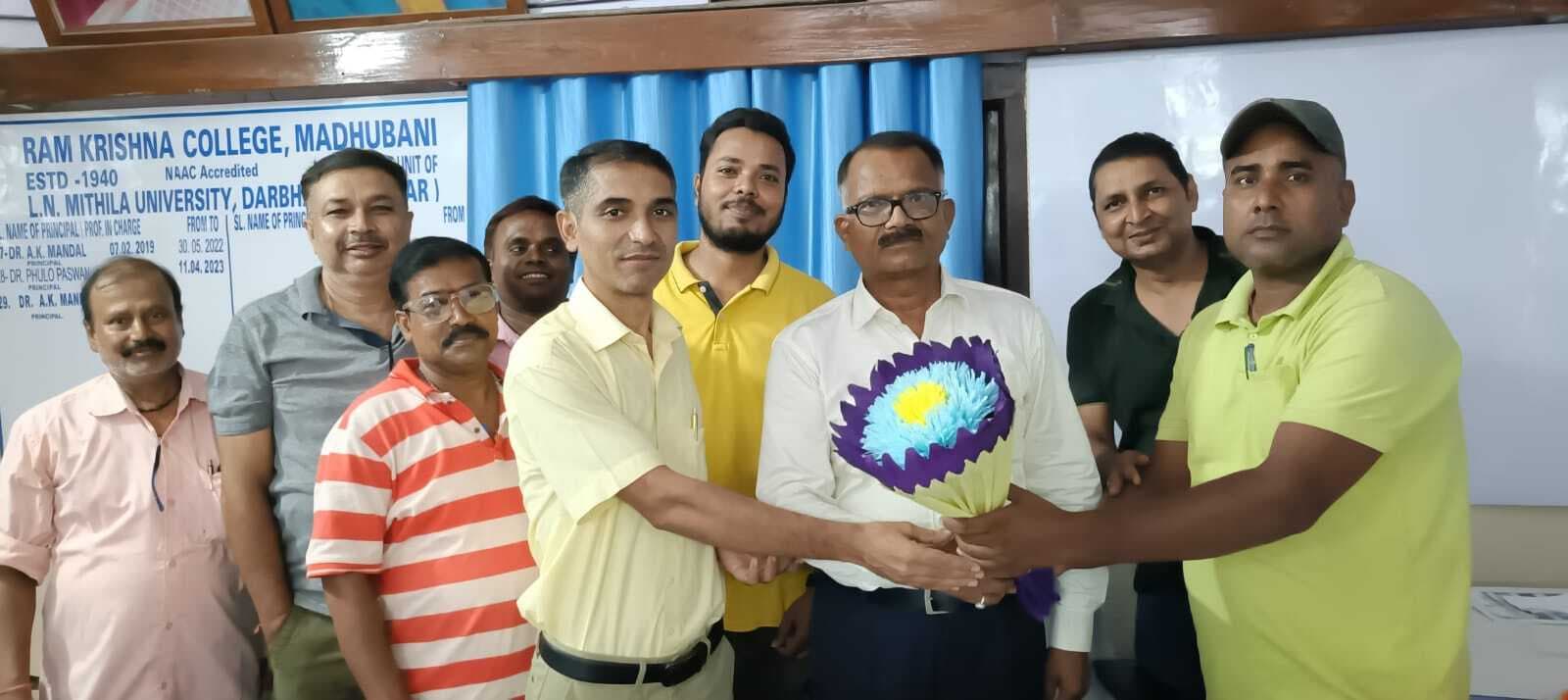Madhubani News : आरके कॉलेज में नये प्रधानाचार्य डॉ. अशोक ने संभाला पदभार