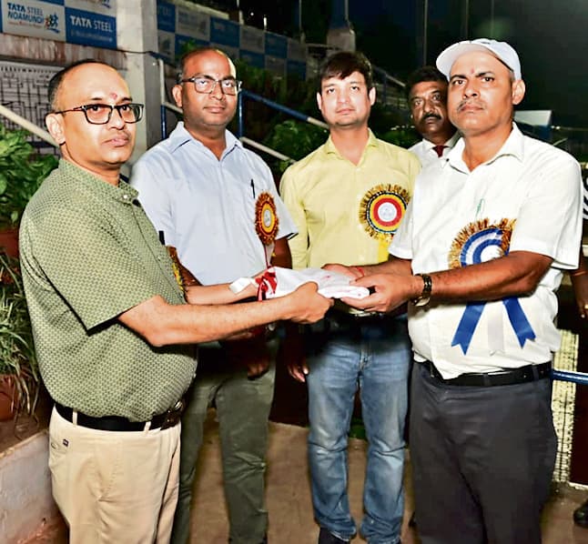 Chaibasa News :  बैडमिंटन में डीएवी चाईबासा व बास्केटबॉल में बिष्टुपुर विजेता