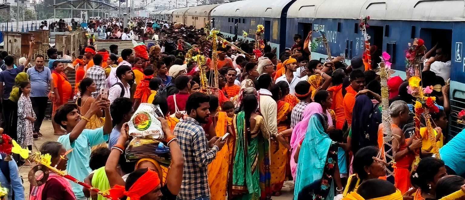 नवादा रेलवे स्टेशन बना बिना टिकट यात्रियों का अड्डा