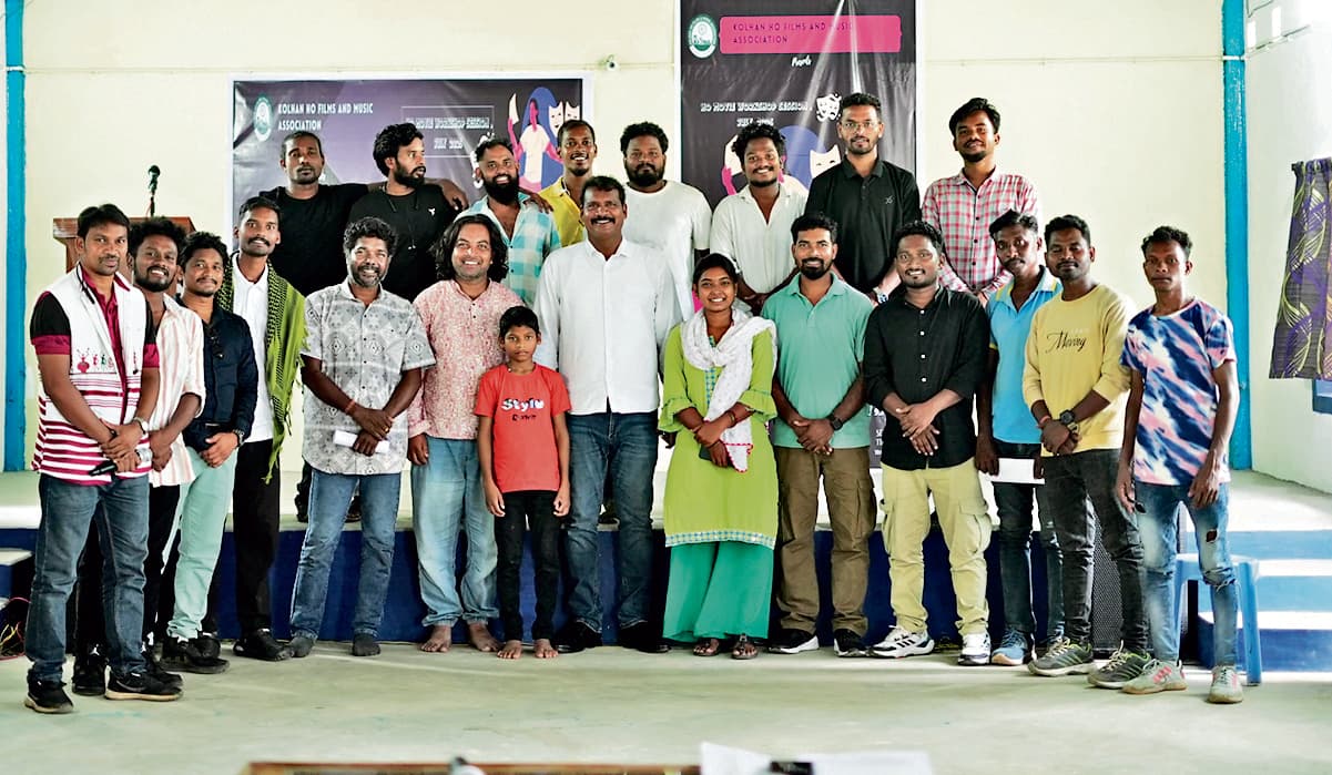 Chaibasa News : समाज के अच्छे पहलुओं का आइना बने फिल्म : सोनाराम