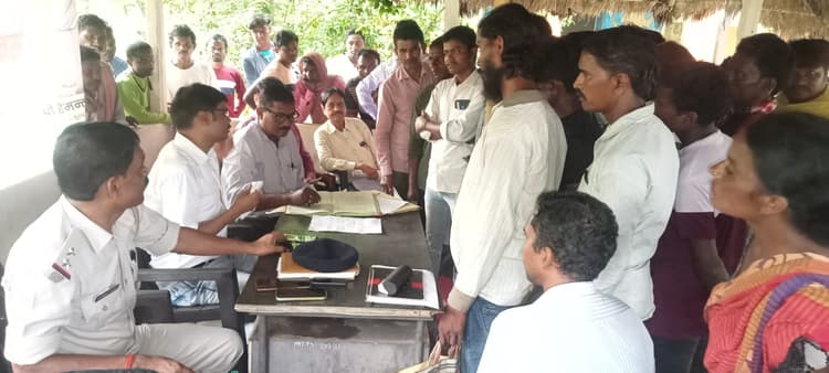 East Singhbhum News : शिविर में भूमि विवाद के सात मामले निष्पादित