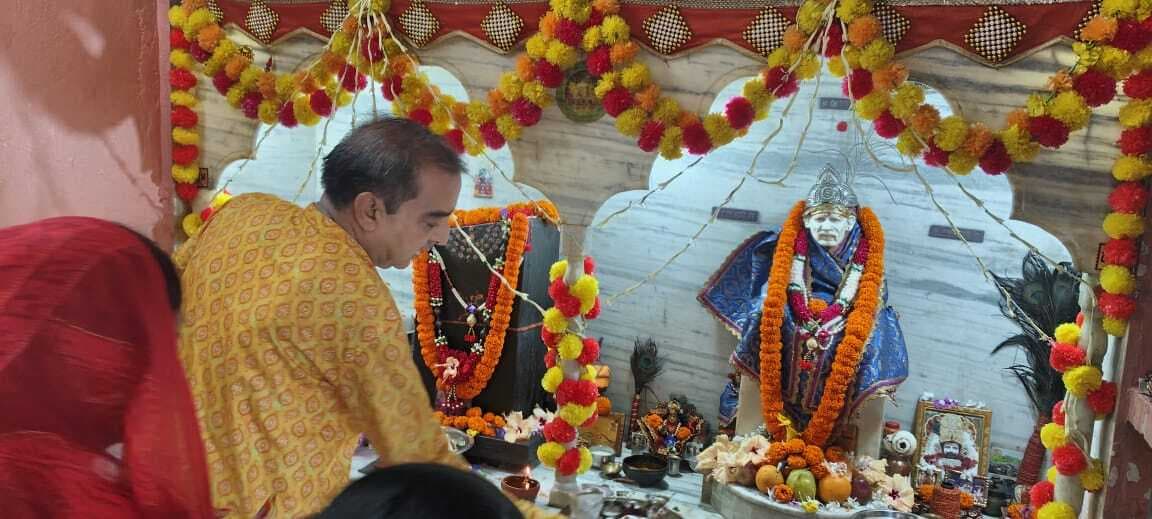 East Singhbhum News : बलरामपुर : शनि मंदिर में वार्षिक उत्सव पर उमड़े श्रद्धालु