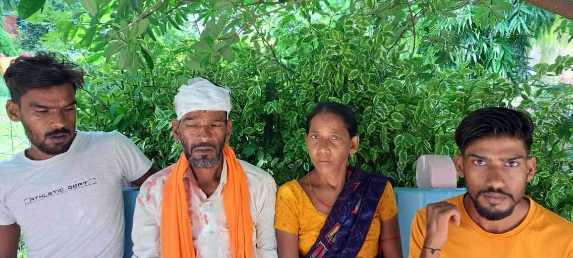 Giridih News: चहारदीवारी निर्माण को ले दो पक्ष भिड़े, महिला समेत चार घायल