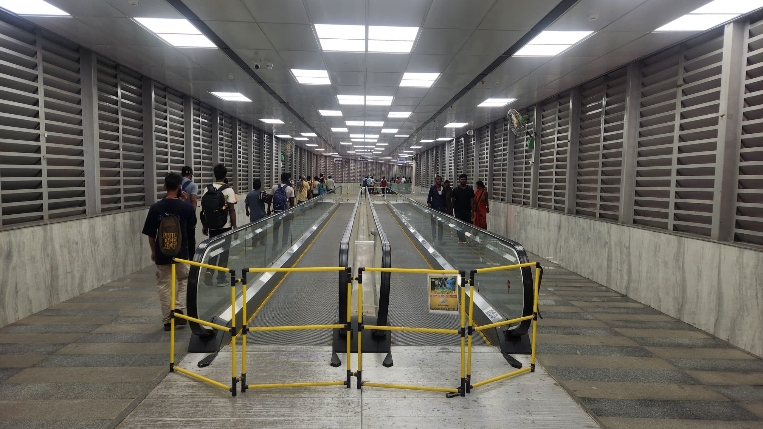 मेंटेनेंस के नाम पर बंद रहता है सब-वे का ट्रैवलेटर