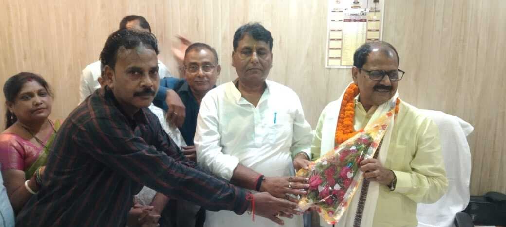 Motihari: एसआरएपी के नए प्राचार्य डॉ रामनरेश ने संभाला कार्यभार