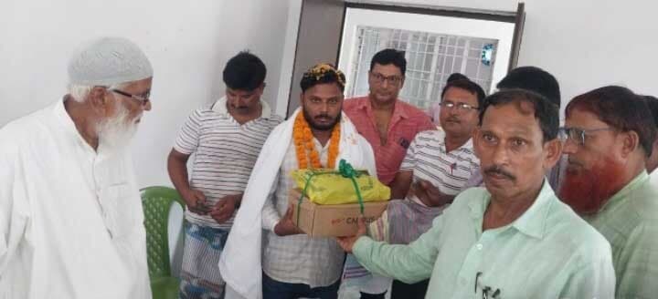 तबादले पर प्रोन्नत शिक्षक को दी विदाई