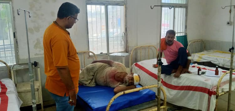 भूमि विवाद में मारपीट, बाप-बेटा घायल