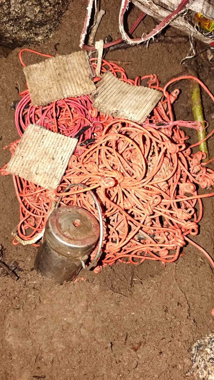नक्सल इलाके से केन आइइ और डेटोनेटर बरामद