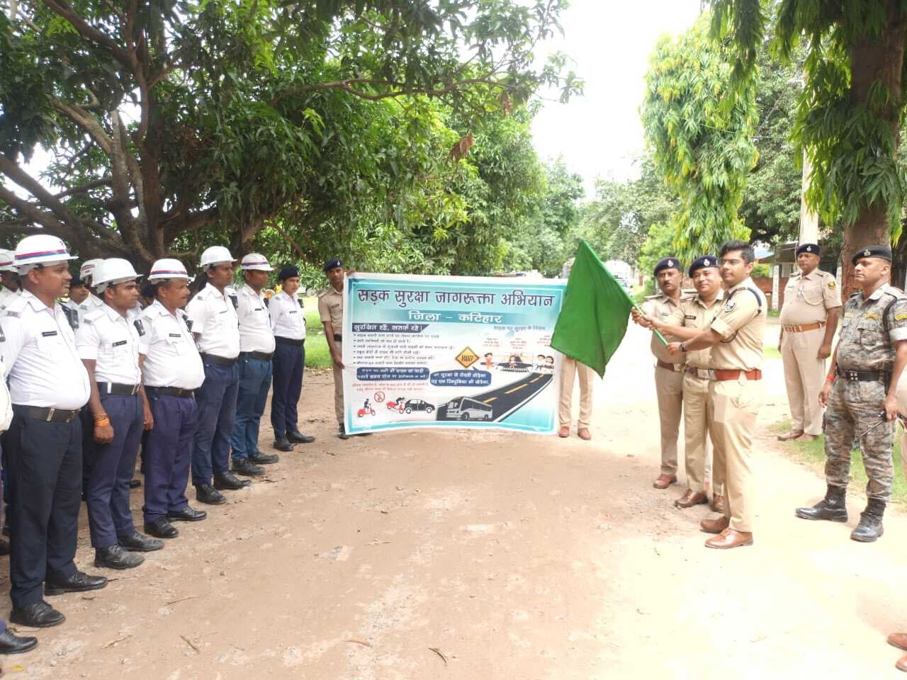 पहल, ट्रैफिक पुलिस बॉडी वार्न कैमरा से हुईं सुसज्जित