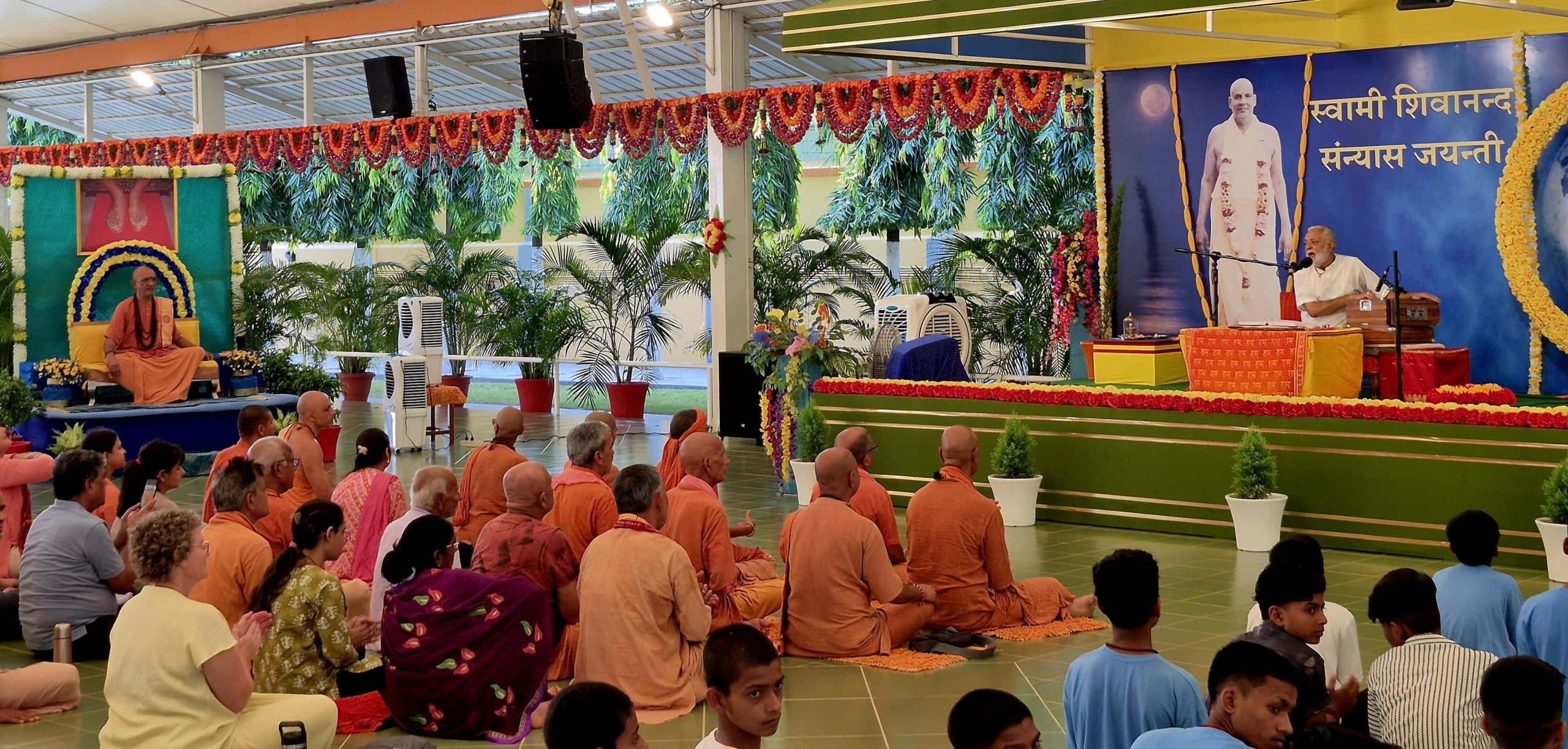 बिना सत्संग के भगवान नहीं मिलते और बिना भगवत्कृपा के संत्संग नहीं मिलता : पंडित नीलमणी