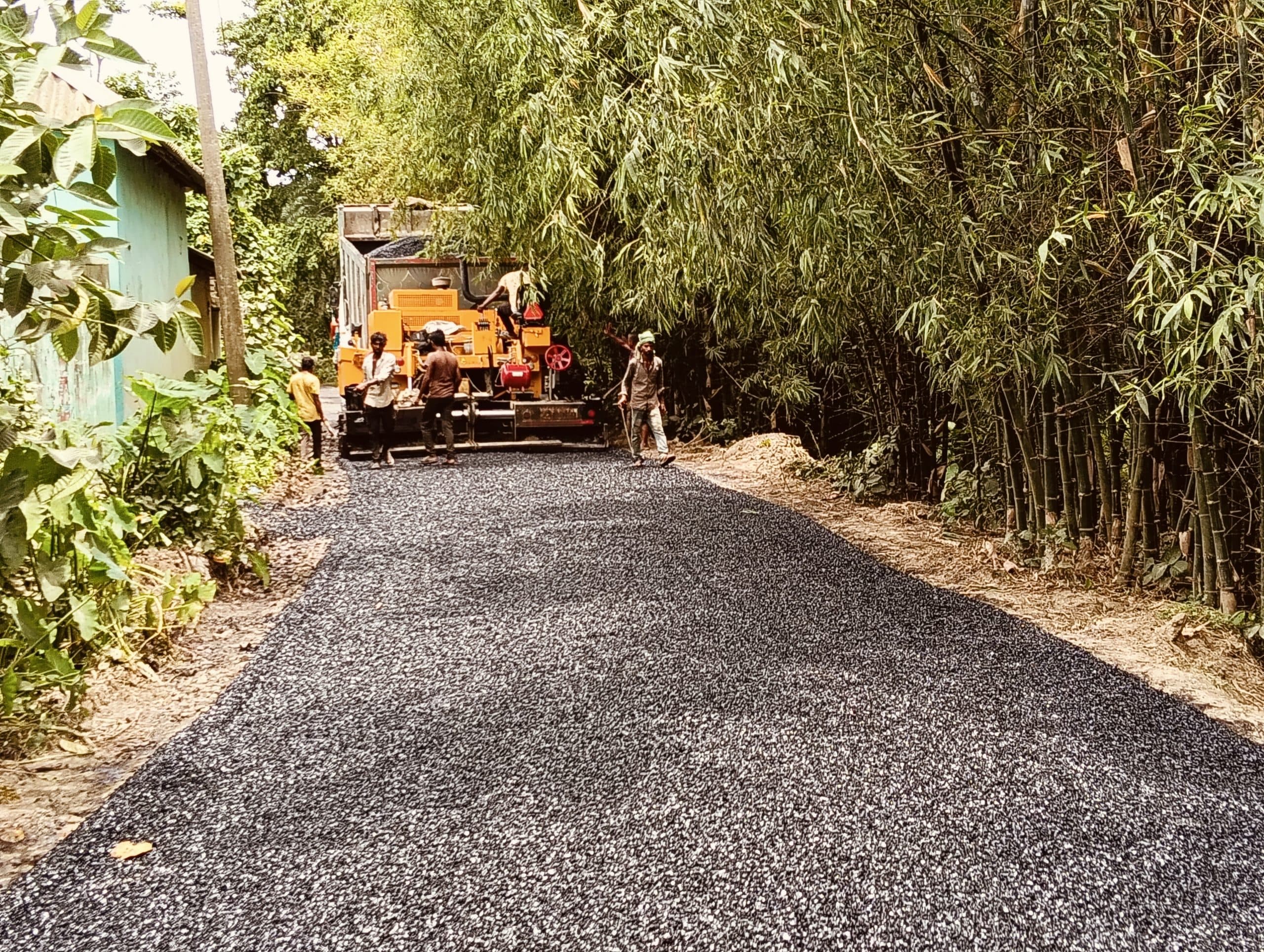 बेलौन में सड़क का जीर्णोद्धार होने पर जताया हर्ष