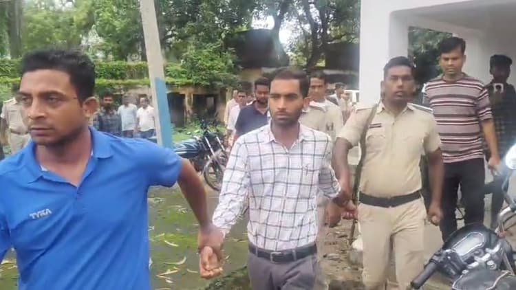 सिरदला में 50 हजार रुपये घूस लेते रंगेहाथों राजस्व कर्मचारी गिरफ्तार