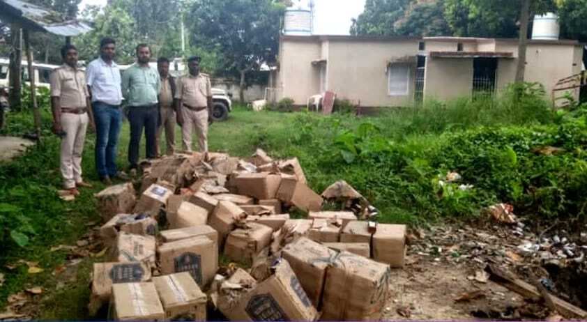 566.28 लीटर अवैध विदेशी शराब किया गया नष्ट