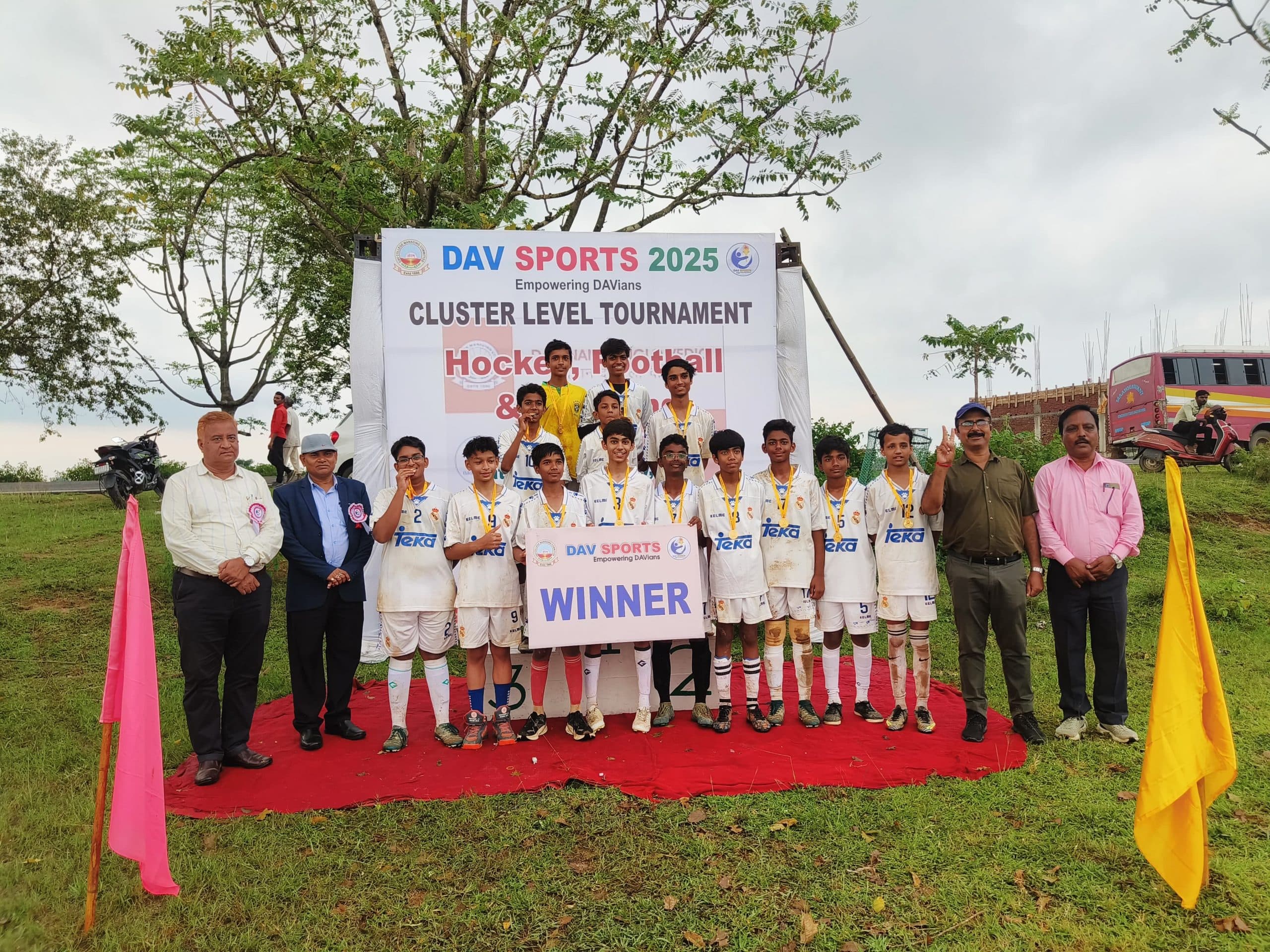 डीएवी क्लस्टर स्तरीय फुटबॉल खेल प्रतियोगिता शुरू