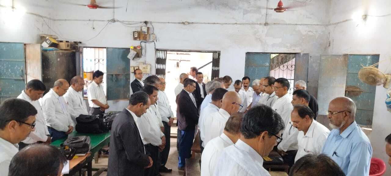 अधिवक्ताओं ने शोकसभा कर हैदर अली को दी श्रद्धांजलि