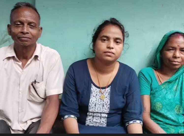 दुमका की निहारिका को 14वां और तुषार शेखर को 83वां रैंक