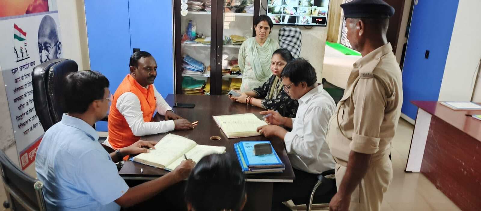 एससीपीसीआर के सदस्य ने किया आंगनबाड़ी केंद्र व विद्यालय का निरीक्षण