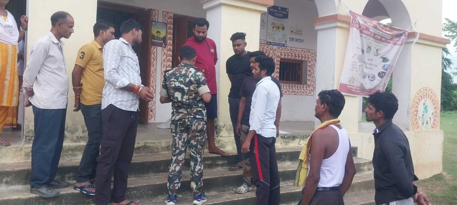 कंटेनर चालक की बिगड़ी तबीयत, पीएचसी पहुंचने पर हुई मौत