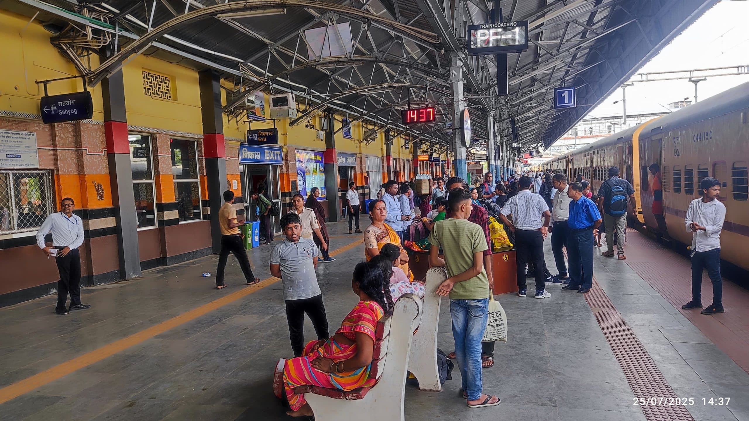 खगड़िया-जमालपुर डेमू ट्रेन 4 घंटे विलंब हुआ परिचालन