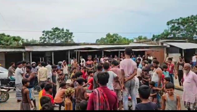 बिजली ट्रांसफार्मर की मांग को लेकर एनएच 81 हाजीपुर में घंटों किया जाम