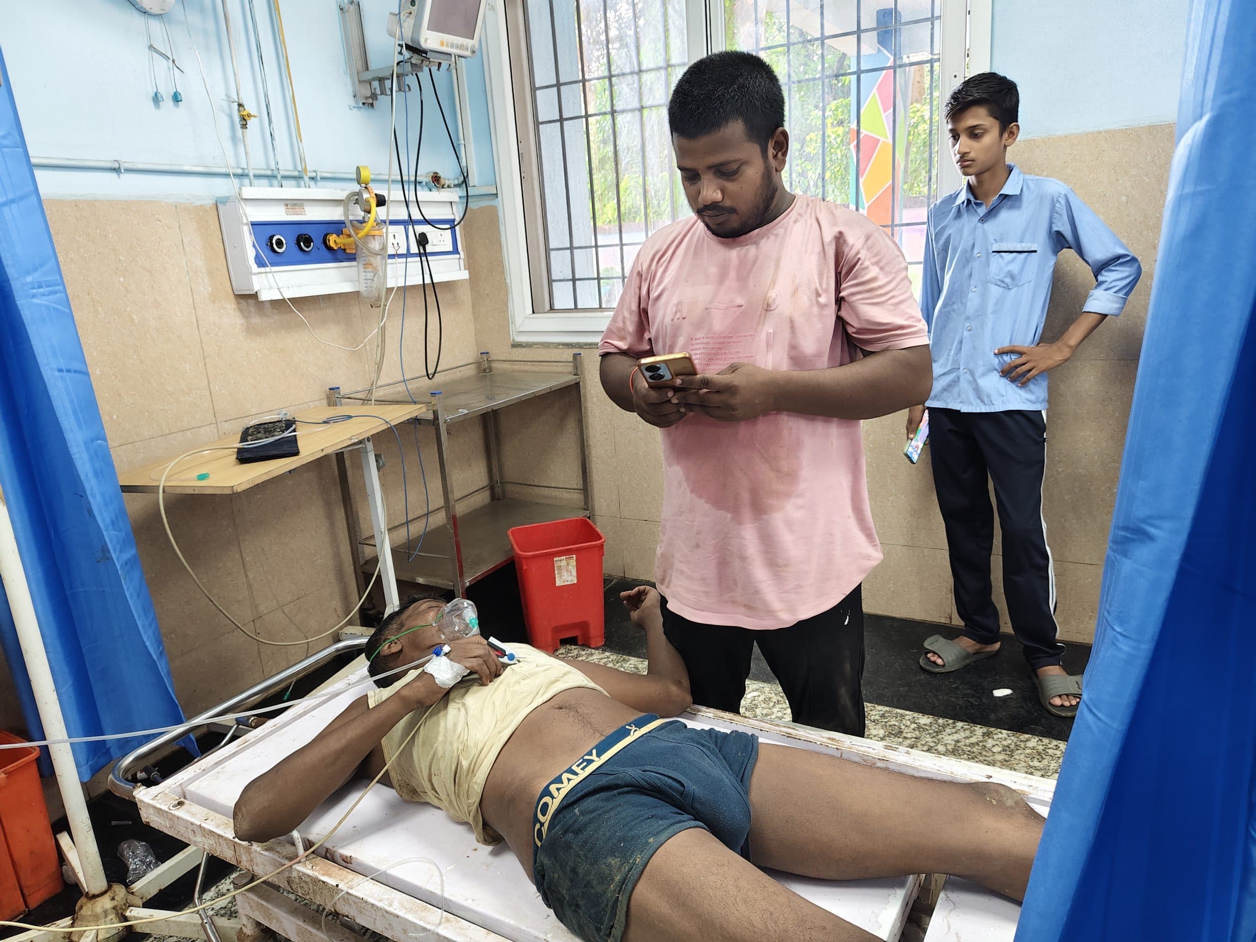 नदी में डूबने से युवक की हालत बिगड़ी, पटना रेफर