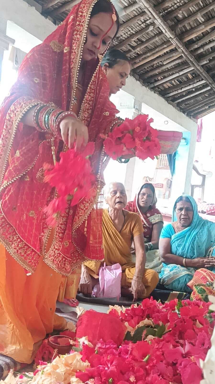 मधुश्रावणी पूजा के अंतिम दिन नव विवाहिताओं को है टेमी दागने की परंपरा