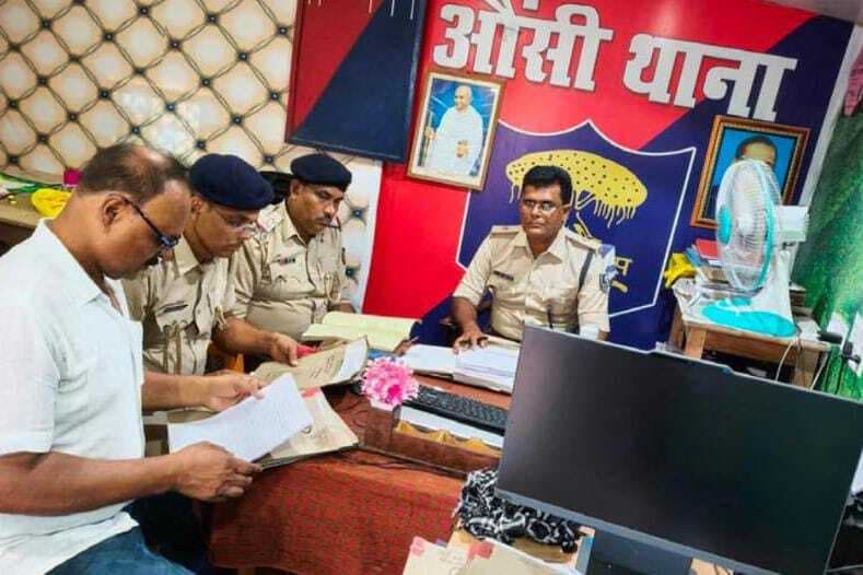 Madhubani News : लंबित मामलों का शीघ्र करें निबटारा