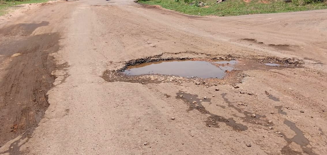 :::90 के दशक में बनी गिद्दी-नयामोड़ सड़क जर्जर, अब तक नहीं हुई मरम्मत  - A