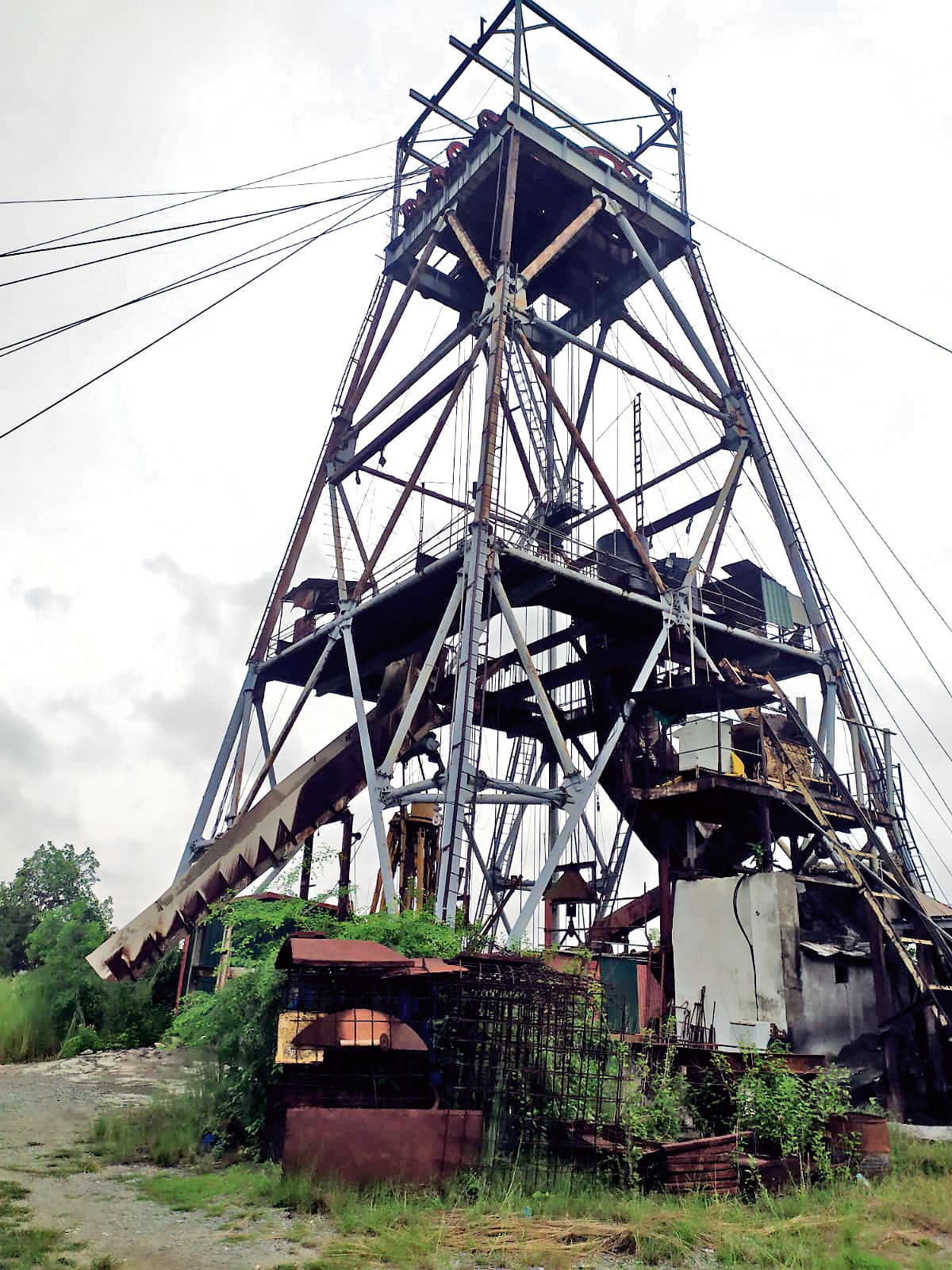 East Singhbhum News : सुरदा फेस टू का भविष्य अधर में, मशीनरी कबाड़ में तब्दील