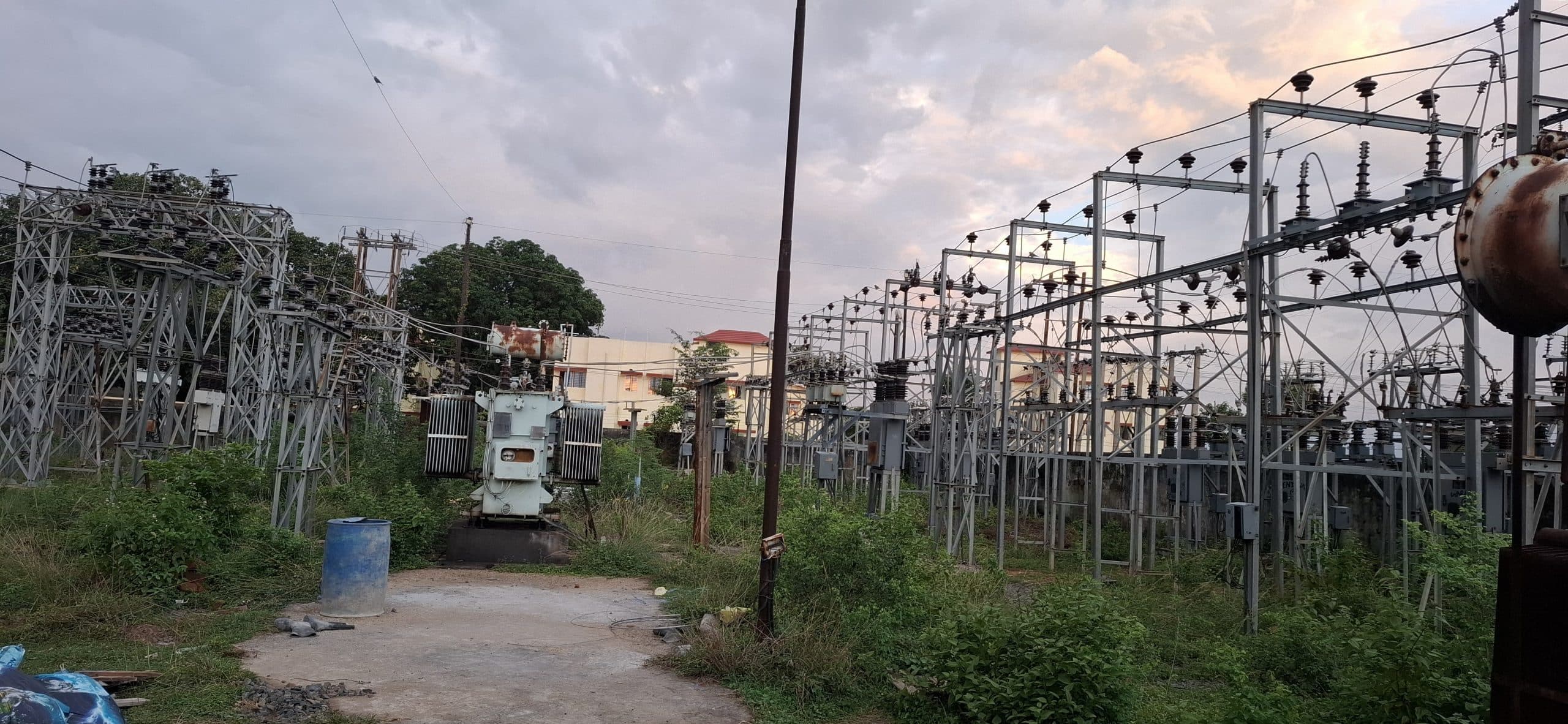 Giridih News: गांवों में लगातार जारी अनियमित विद्युत आपूर्ति से उपभोक्ताओं में आक्रोश