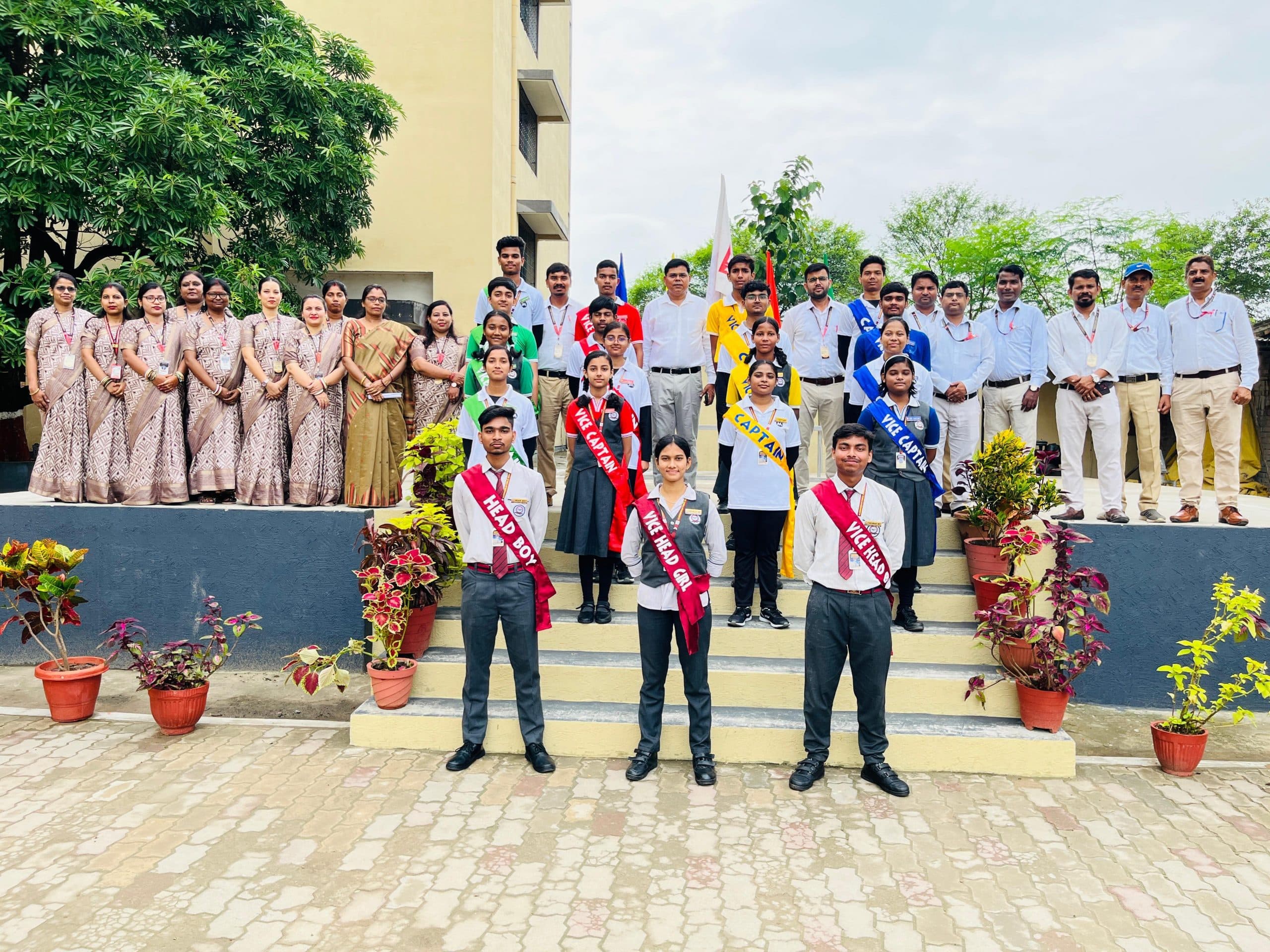 Chaibasa News : हेड ब्वॉय राजा प्रधान व हेड गर्ल आशिका कुमारी चयनित