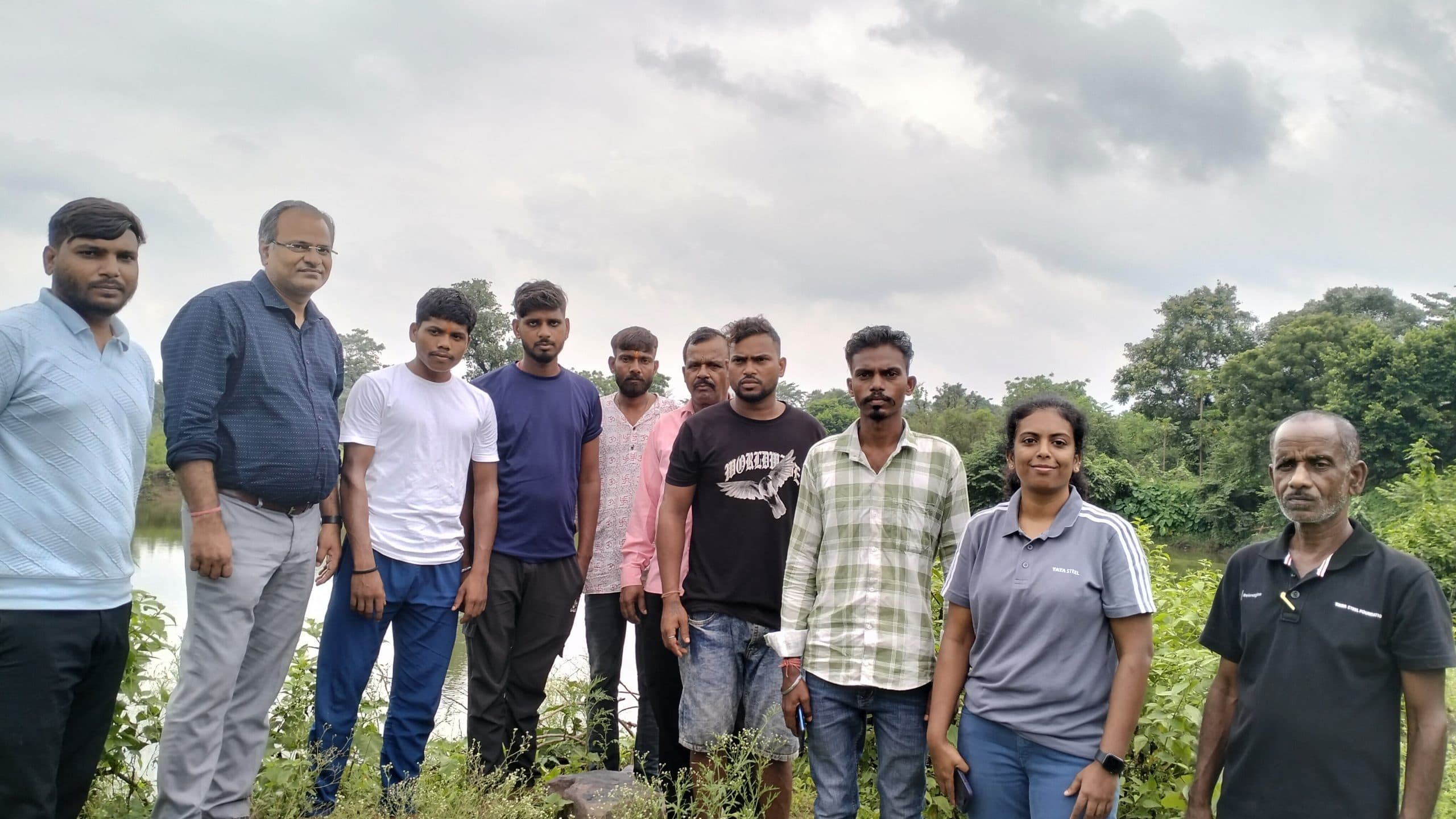 Dhanbad News : जामाडोबा किसान समूह ने मछली पालन कर जिंदगी बदली