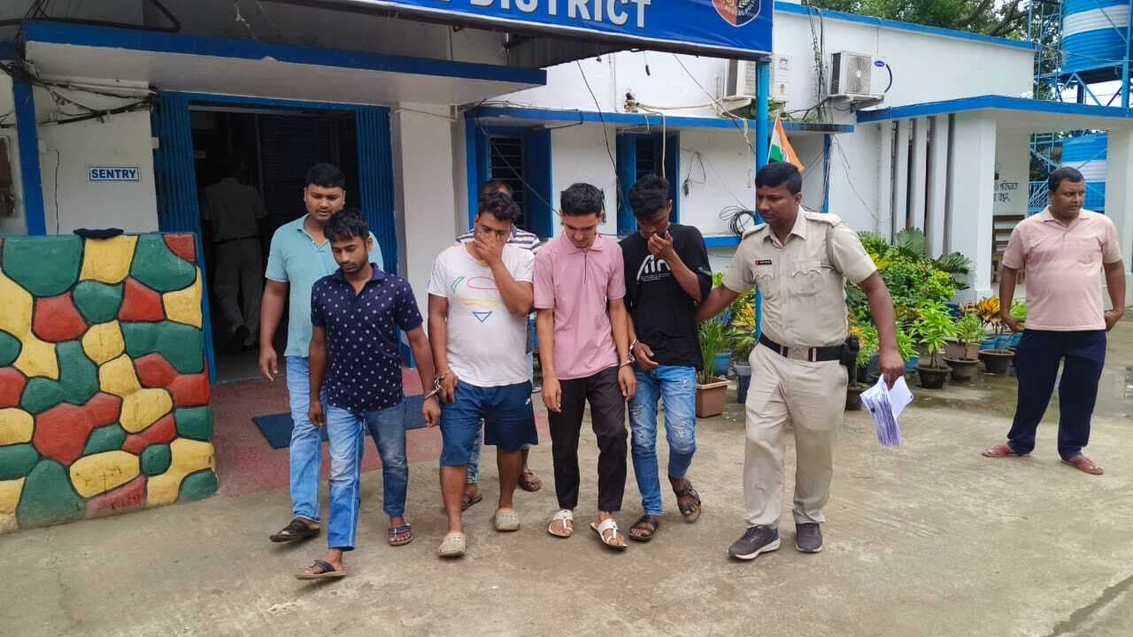 पुलिस ने पांच बच्चियों को तस्करों से कराया मुक्त, चार युवक किया गिरफ्तार