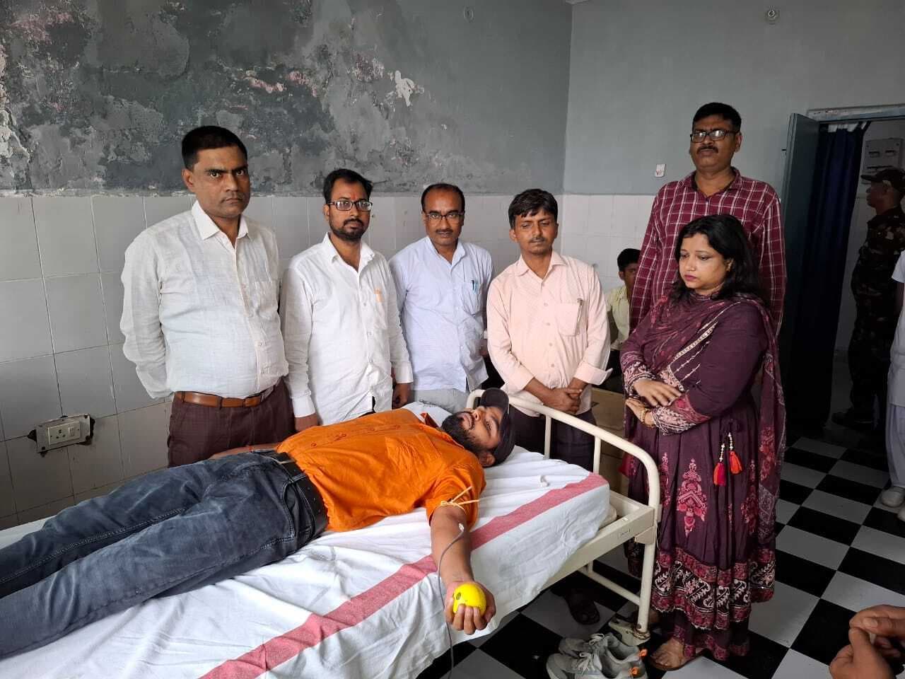 मिशन जिंदगी : स्वैच्छिक रक्तदान शिविर में 18 यूनिट रक्त किया गया संग्रह