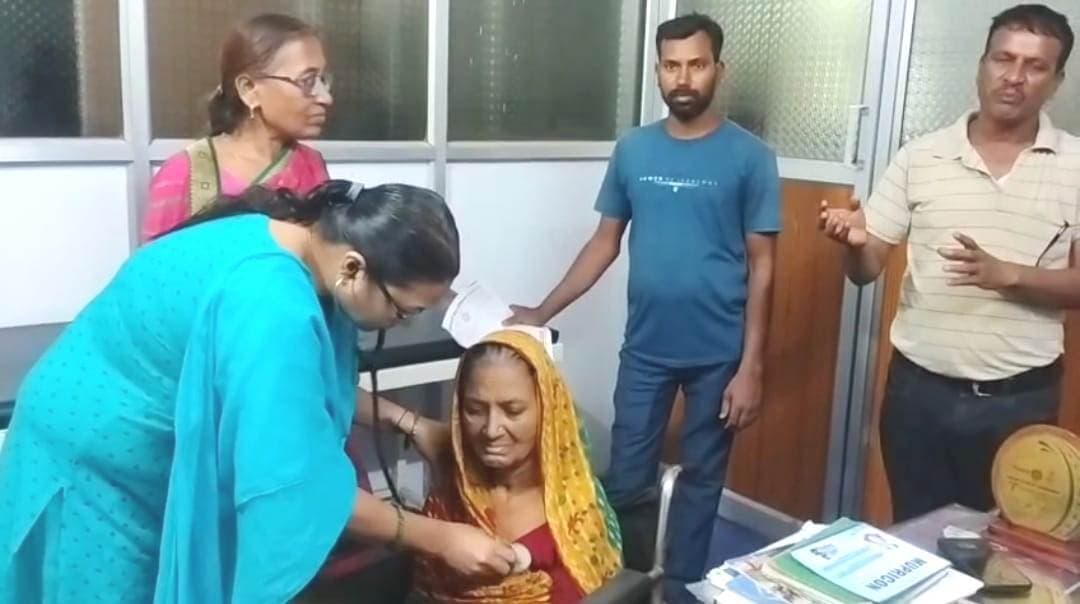 डॉ देवाश्री सिंह की तत्परता से बची वृद्धा की जान, परिजनों ने जताया आभार