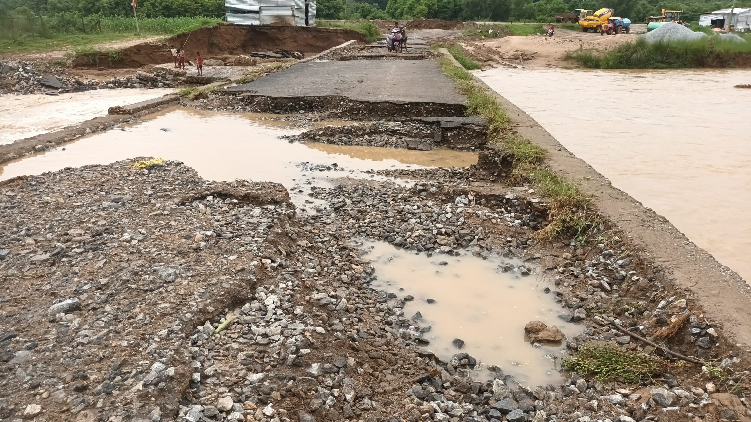 इस बरसात में तीसरी बार टूटा डोड़मा-गोविंदपुर पथ का डायवर्शन