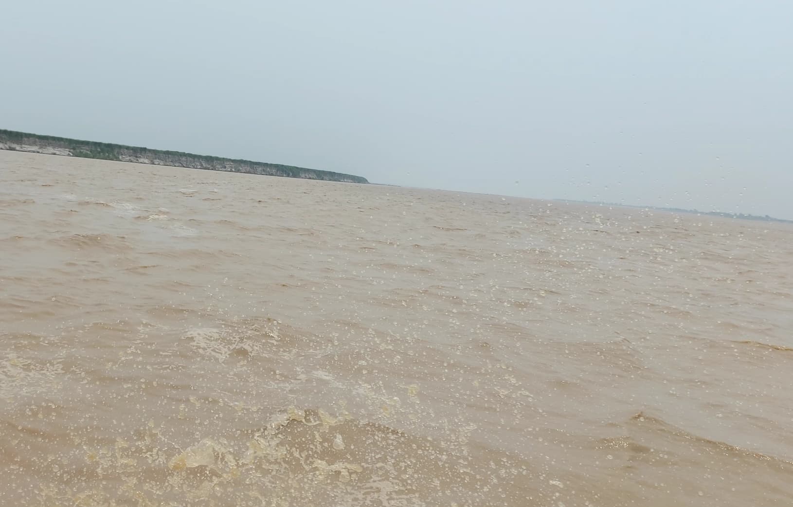 नदियों के तेवर नरम पर बाढ़ की स्थिति जस की तस