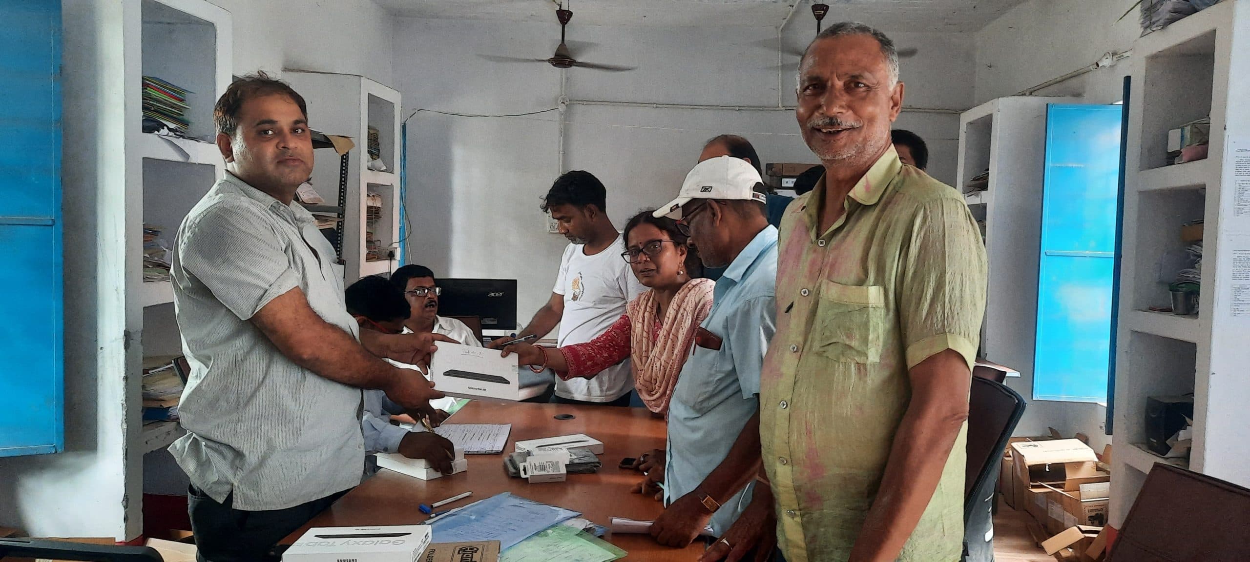 प्रधानाध्यापक अब टैब में मध्यान भोजन का डाटा करेंगे अपडेट