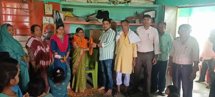 Samastipur News:प्रावि बैदा में प्रधान शिक्षिका ने दिया योगदान